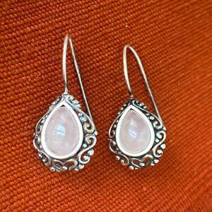 Jezlaine SS & lavender quart  earrings